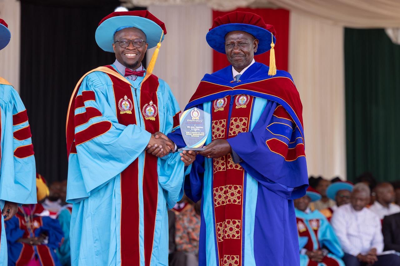 Dr. med. Timothy Ogutu erhält akademische Auszeichnung bei einer internationalen Abschlussfeier – internationale Anerkennung und Credentials